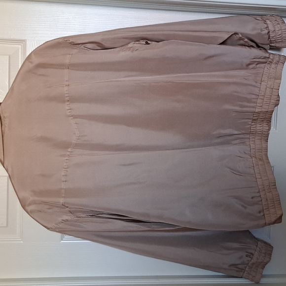 100% Silk Jogging Set - Picture 5 of 11